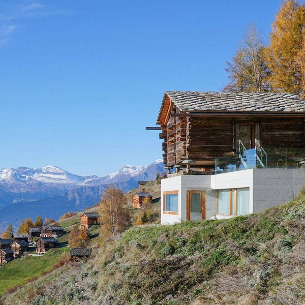 Exclusive architectural chalet at 1,600 metres, 4-6 pers. in impressive location