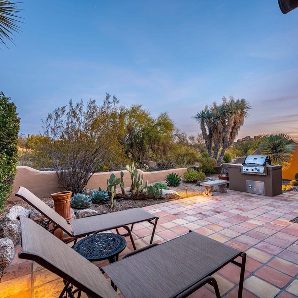Exclusive Boulder's Retreat near Downtown Cave Creek, hiking, scenic views.