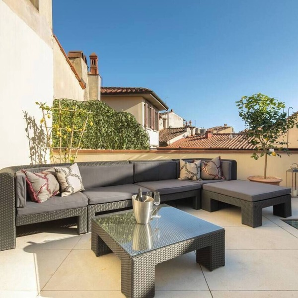 Exclusive Florence Getaway with Jacuzzi, Terraces & Concierge Services