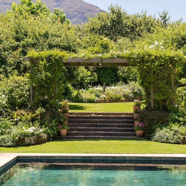 Exclusive luxurious 6 bedroom Villa in Wine Region Franschhoek South Africa