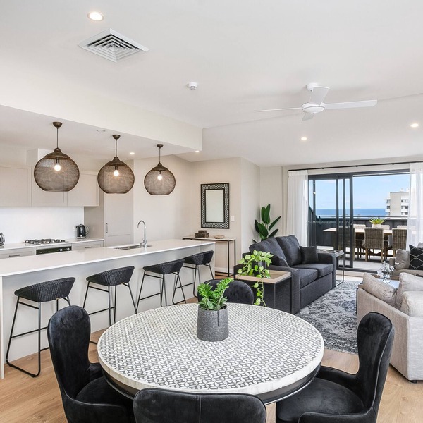 Executive 2 bedroom 2 bath apartment - expansive water/district views Manly