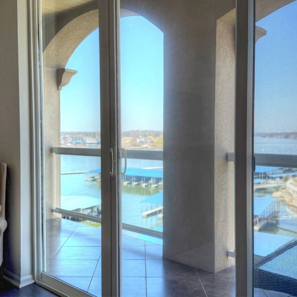 Executive 3 Bedroom Condo. Amazing Lakefront Views. Top Floor. No stairs.