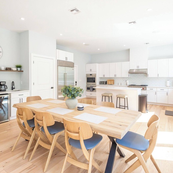Executive 4BR/4BA, King Bed, Offices, EV Charger, Bidets