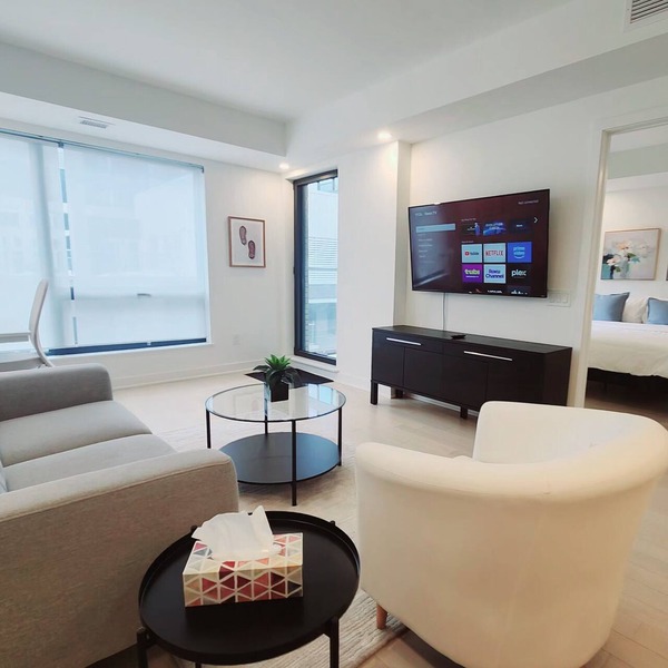 Executive condo- 4 min walk to Paliament- 4 months minimum- Available Aug 1.2025