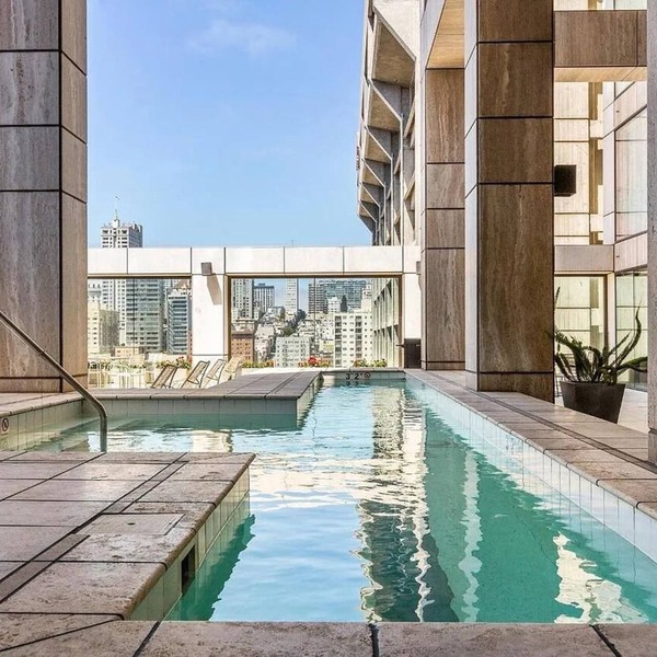 Exlusive Executive Pentrouse style 1800sf Condo with 6000sf deck