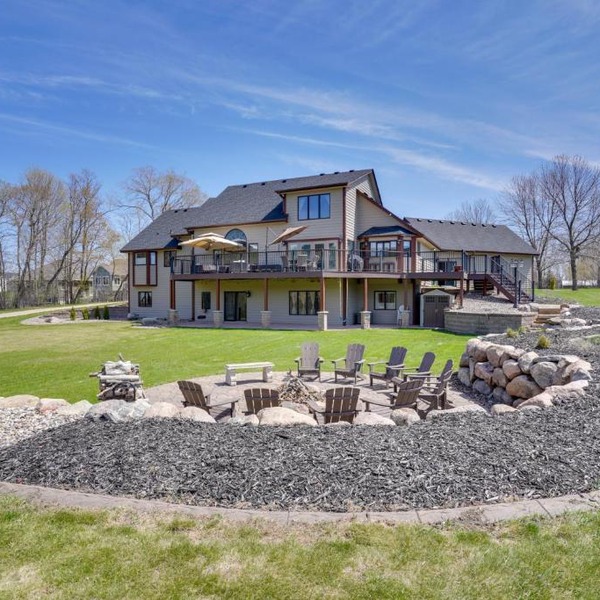 Expansive Retreat on 5 Acres in Shakopee!