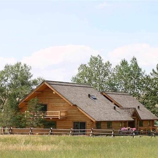Experience Montana. Spectacular views, spacious log lodge. Perfect for families