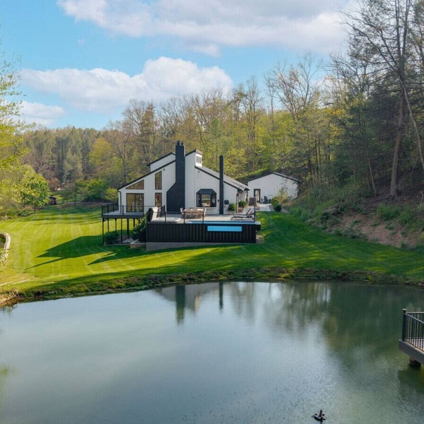 Experience the views from the hot tub or stargaze on the deck. Play games, relax around the fire pit, and make memories to last a lifetime!