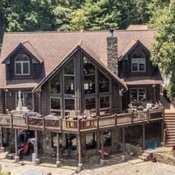 Experience Tranquility at Trinity Lodge, your Mountain Oasis in Leatherwood Moun