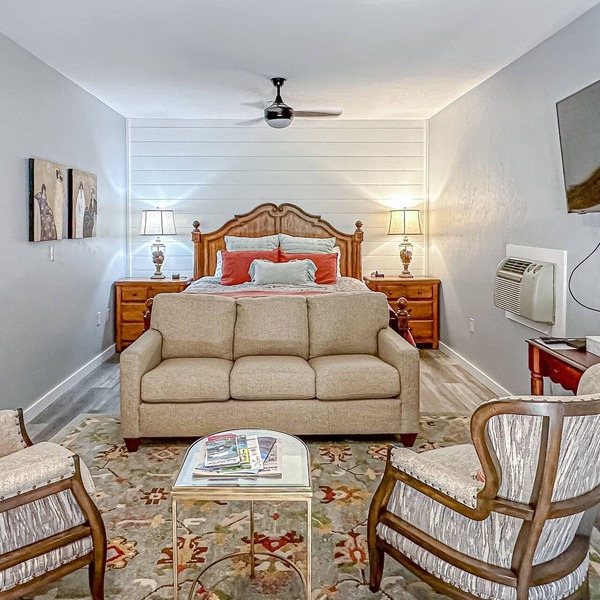 Experience upscale comfort with central AC, coffee maker in Dillsboro