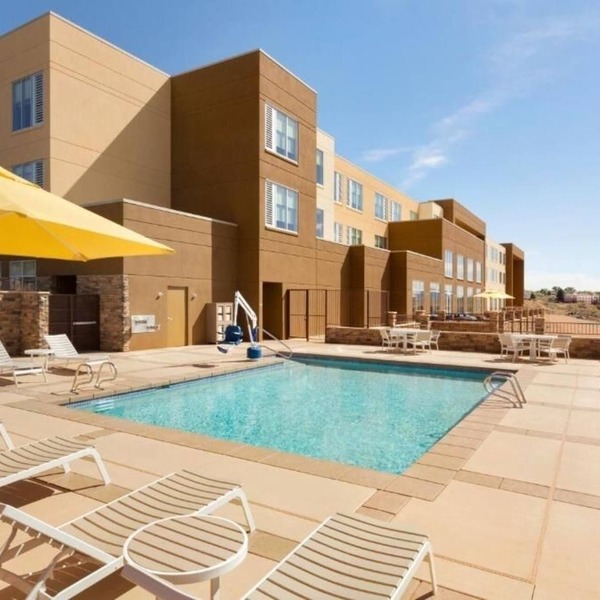 Explore Arizona’s Beauty | Breakfast Included | Room Near Antelope Canyon & Lake