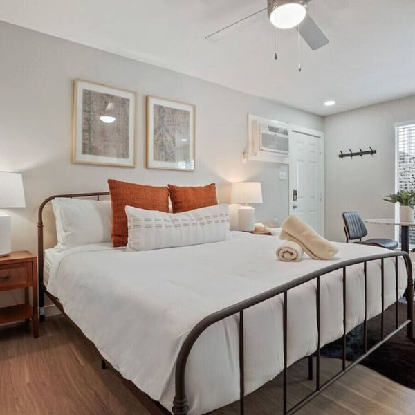 Explore Austin Life, Studio Near Guadalupe St