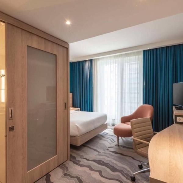 Explore Berlin from a Prime City Centre Location | 3 Queen Rooms w/Breakfast