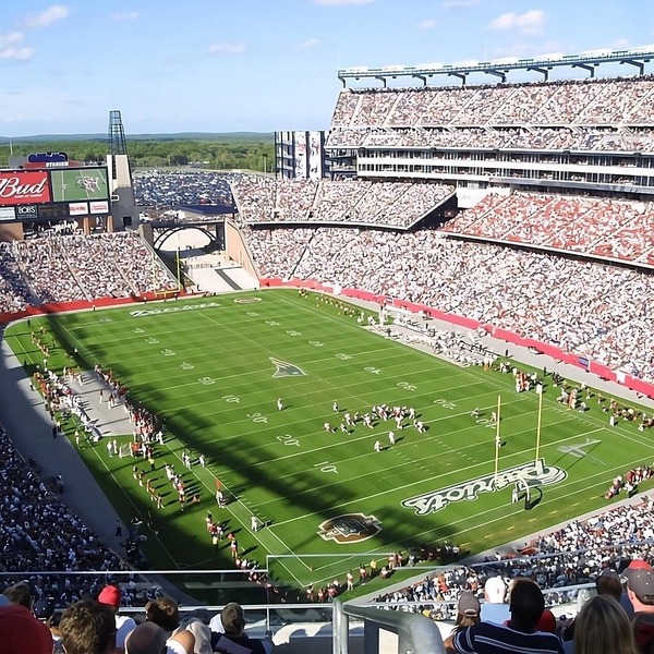 Explore Foxboro! Close to Hall At Patriot Place, Enjoy FREE Breakfast!