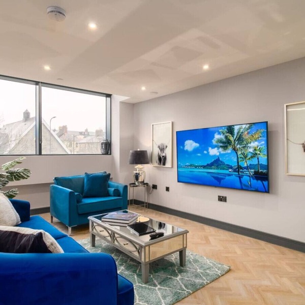 Exquisite 2 Bed Duplex Apt | Secure Parking |