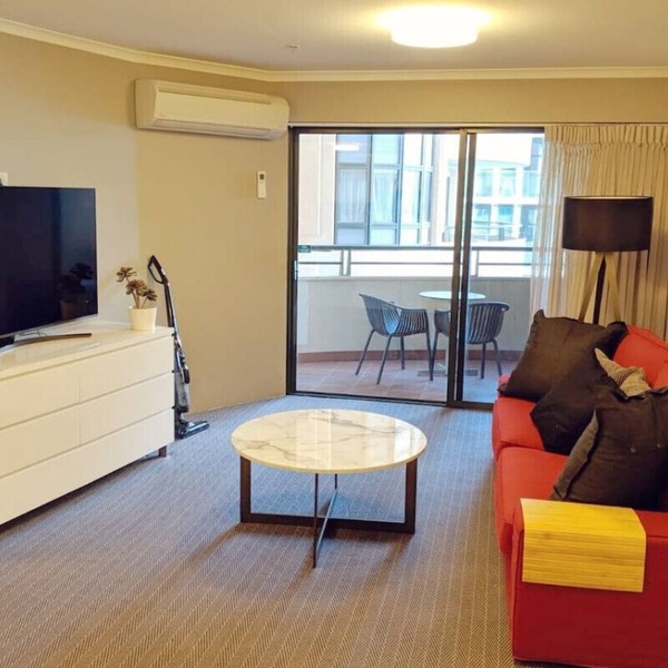 Exquisite Apartment at City`s Doorstep
