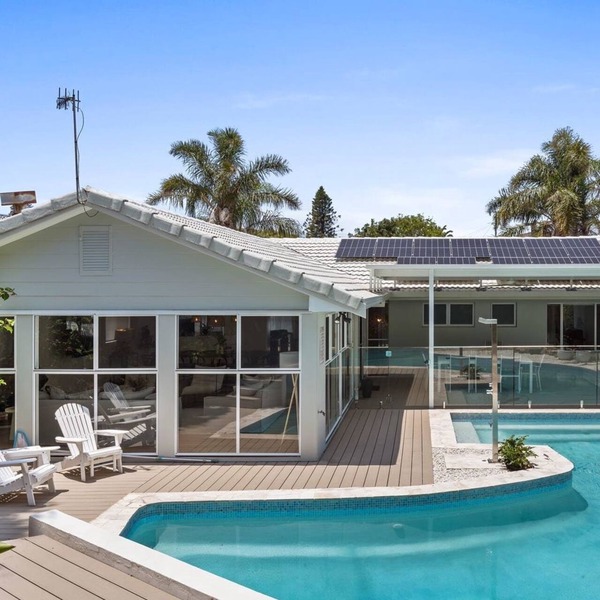 Exquisite Beachside Luxury Resort Style Pool