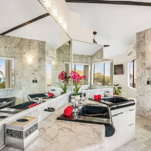 Exquisite Master Suite Plus Cozy Bedroom with 1.5 Baths, in Kaneohe Bay, Hawaii