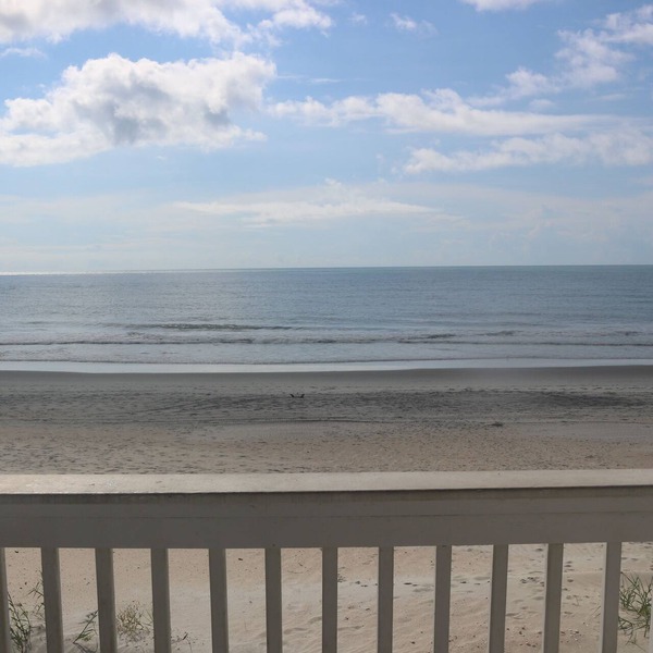 EXQUISITE OCEAN FRONT house, Heated Pool, Elevator, Pet friendly, Sleeps 18