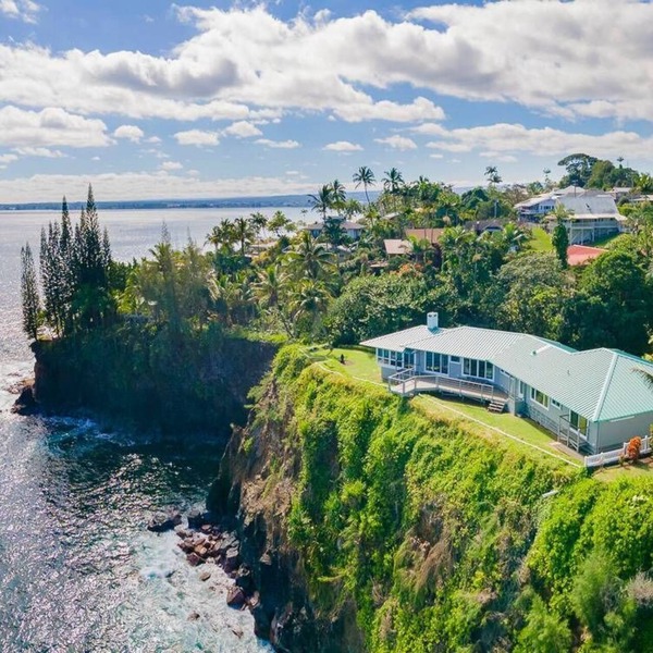 EXTRAORDINARY Hale Kuikahi Oceanfront Retreat - fully airconditioned!