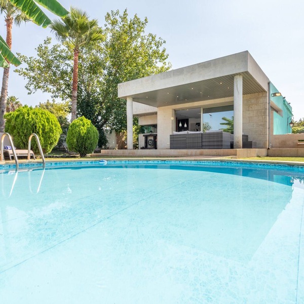Extremely Modern Villa "Zoe" with Pool