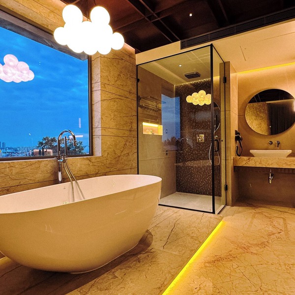 F HOTELS