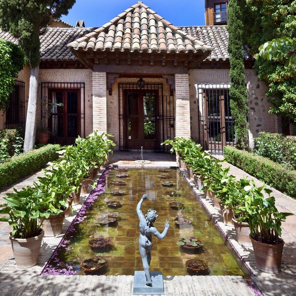 FAB PALACE WITH IMPRESSIVE VIEWS, GARDEN, POOL BEHIND TOLEDO CATHEDRAL