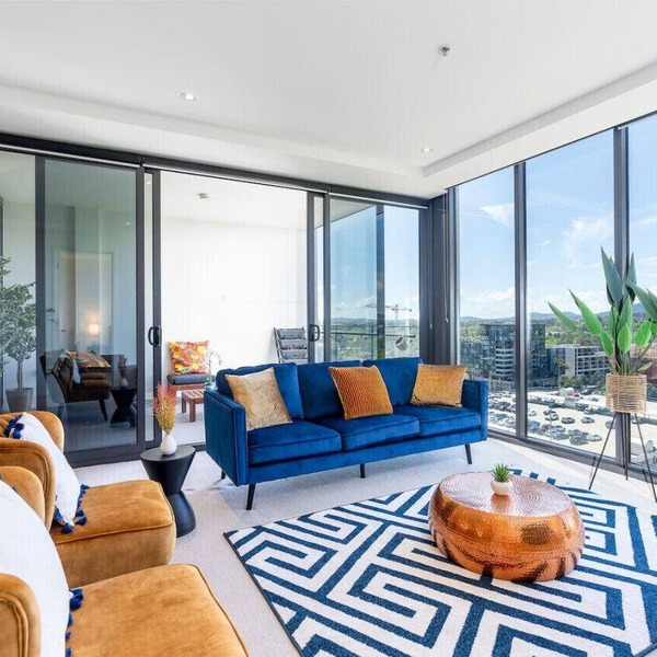 Fabulous 2BR/2BA Apartment in the Central District