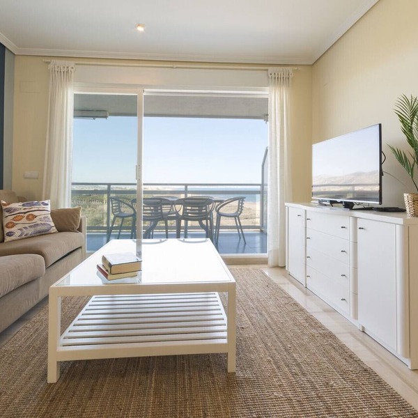Fabulous beach condo for a great vacation. Amazing Sea Views! - Only families