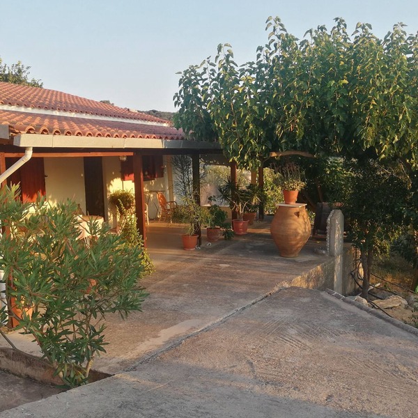 FABULOUS STUDIO IN VENI - KOLYMVARI