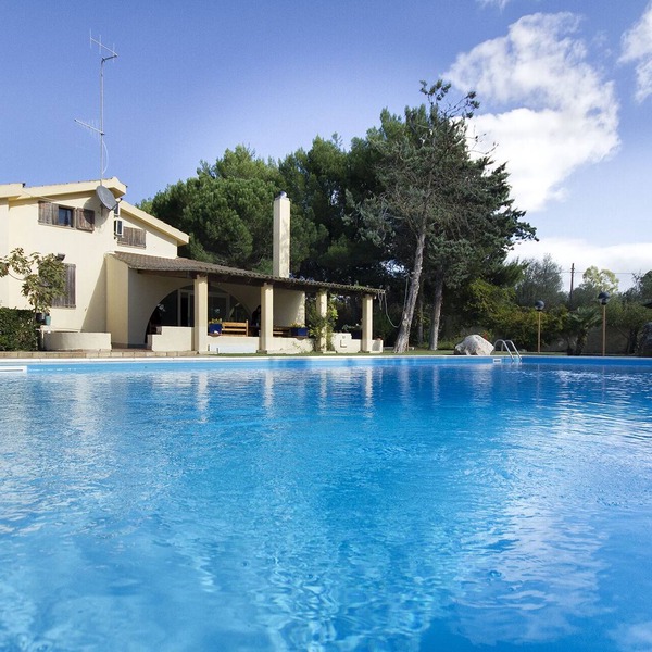 Fabulous Villa with Private Pool just 2km from the city and 2.5km from the beaches!