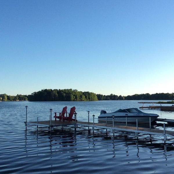 Fabulous waterfront 3bdRm+ 2Rm Family Cottage @Kawartha Lakes 430' Yard 2.5wshrm