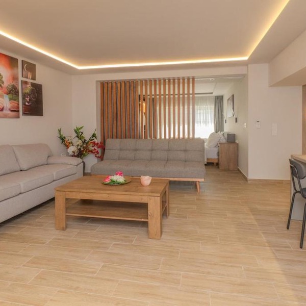 Fairytale Apartment steps from Piraeus Port