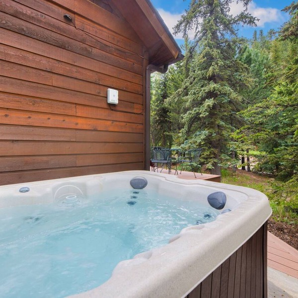 Fall River Riverfront Condo + Private Hot Tub