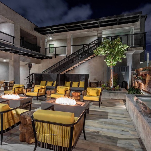 Family and Friends Getaway! Four Sleek Units, Relaxing patio, Gym, Free Parking