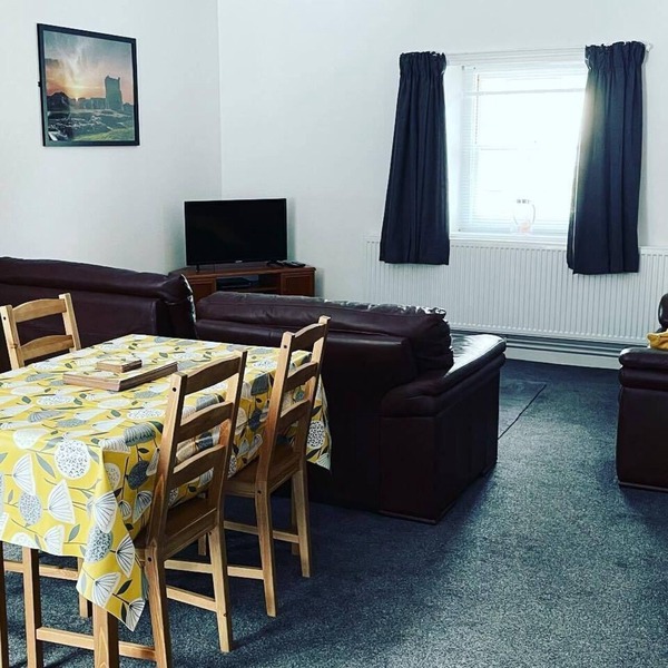 Family & dog friendly seaside flat Llansteffan Carmarthen West Wales sleeps 5