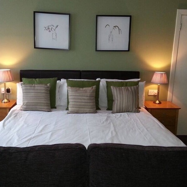 Family Ensuite with Bath at Inchture Hotel