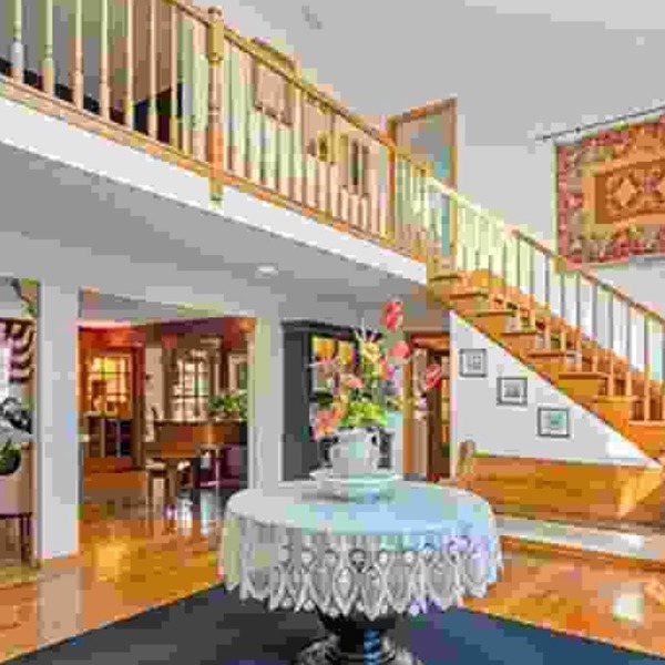 Family Friendly 6 Bedroom Waterfront 3 Acre Pool & Hot Tub FREE EV Charger