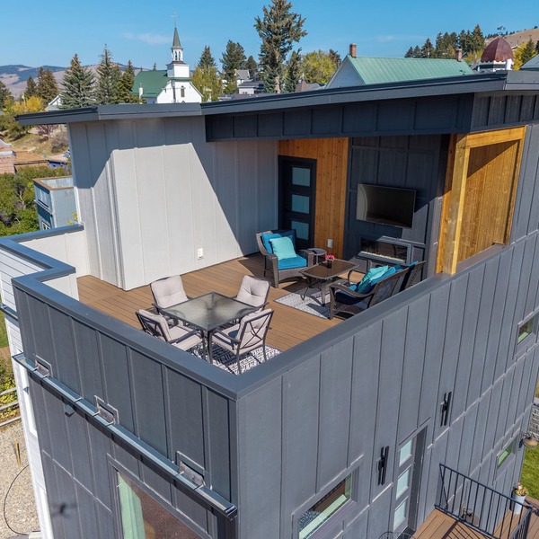 Family-friendly Philipsburg retreat with mountain views, tranquil fireplaces & skiing nearby