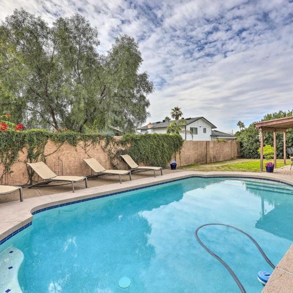 Family Friendly! Poolside Desert Oasis in Glendale