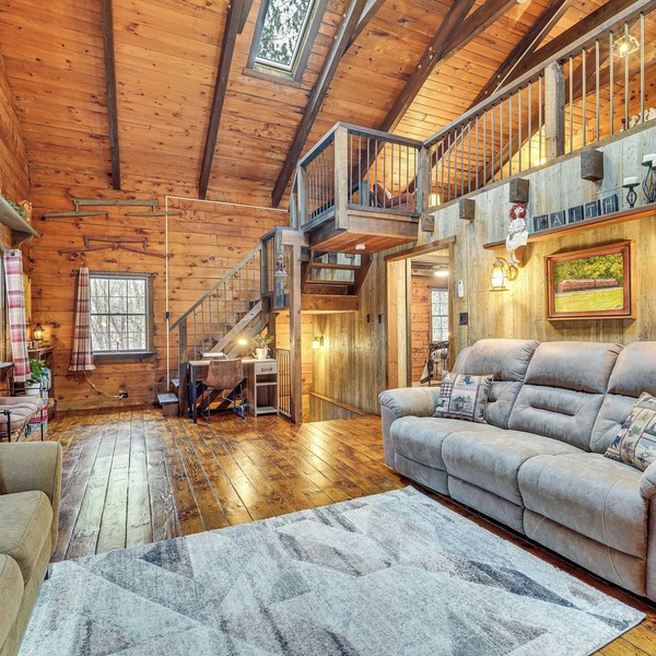 Family-friendly Tyrone Cabin w/Deck Near Hiking