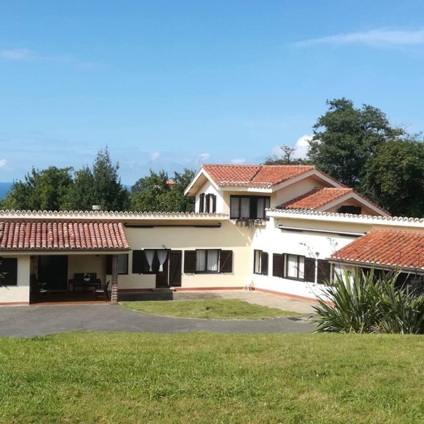 Family house in beautiful finca 5 minutes from the beach.
