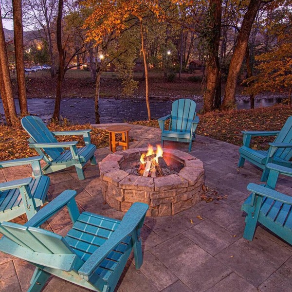 Fancy Pants * Great River Access * Modern * EV Chg