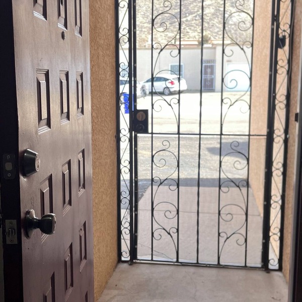 Fantastic 2-bed 2 ba condo near foothills trails perfect for your getaway