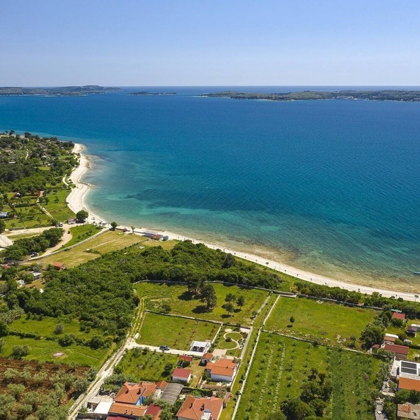 Fantastic beach finca with own access to the beach