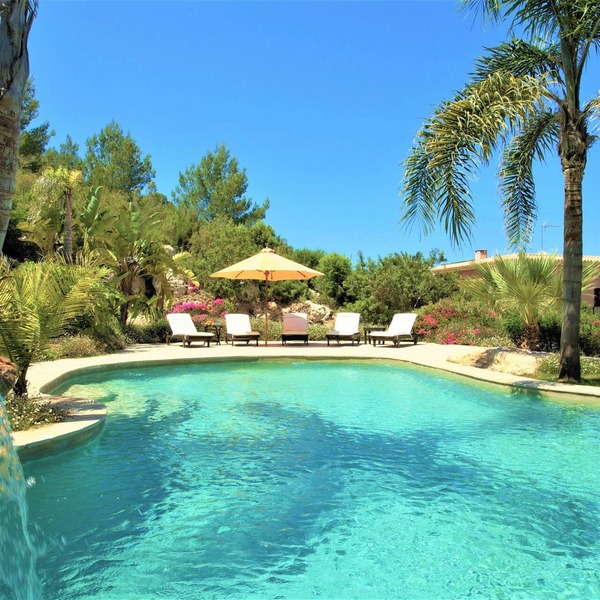 Fantastic Luxury Villa with Guest House, Wi-Fi, Pool, Garden and Stunning Sea Views