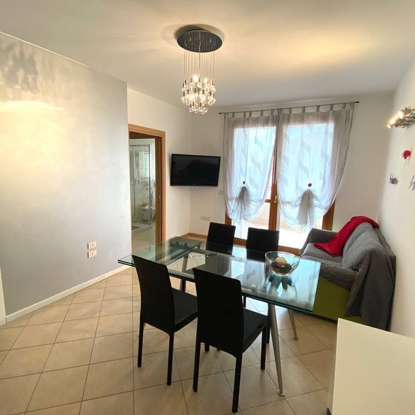 Feel at Home: Easy Access to Venice Apartment