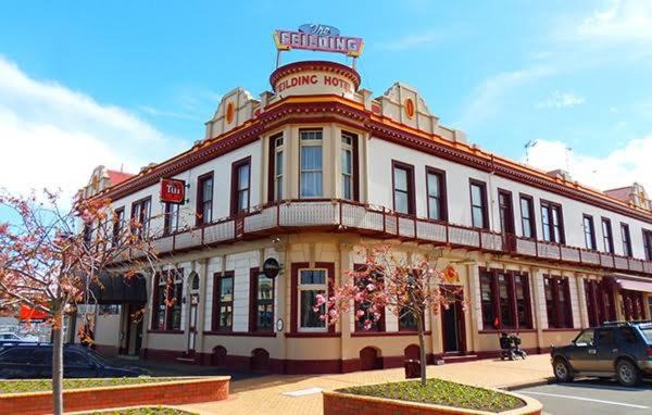 Feilding Hotel