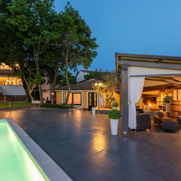 Felix Residence