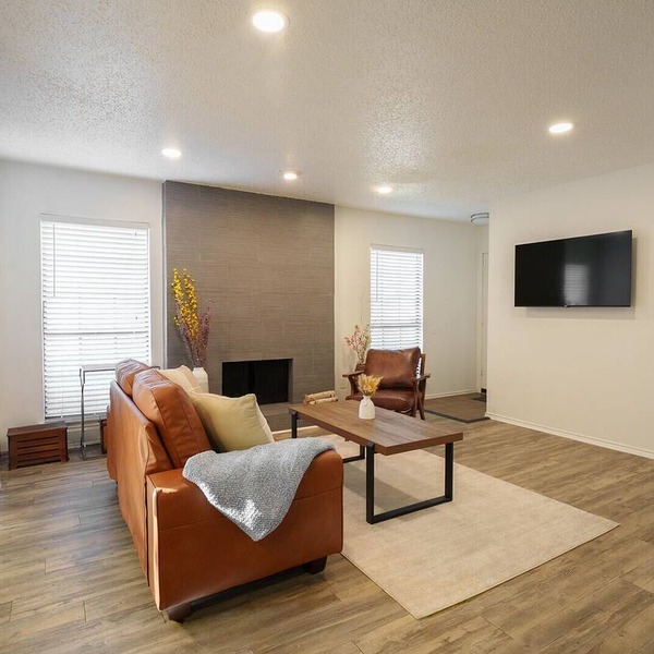 MAJOR INTERNATIONAL SPORTING EVENT 26 Easy access to stadium. Cozy 1BR condo in fantastic North Dallas w Pool